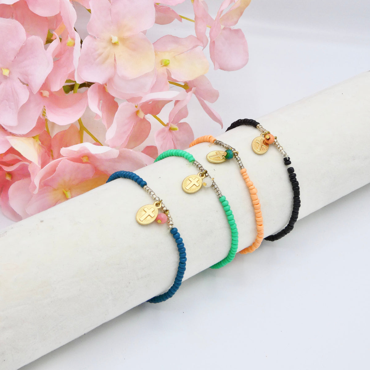 Pulsera Cruz con bolita