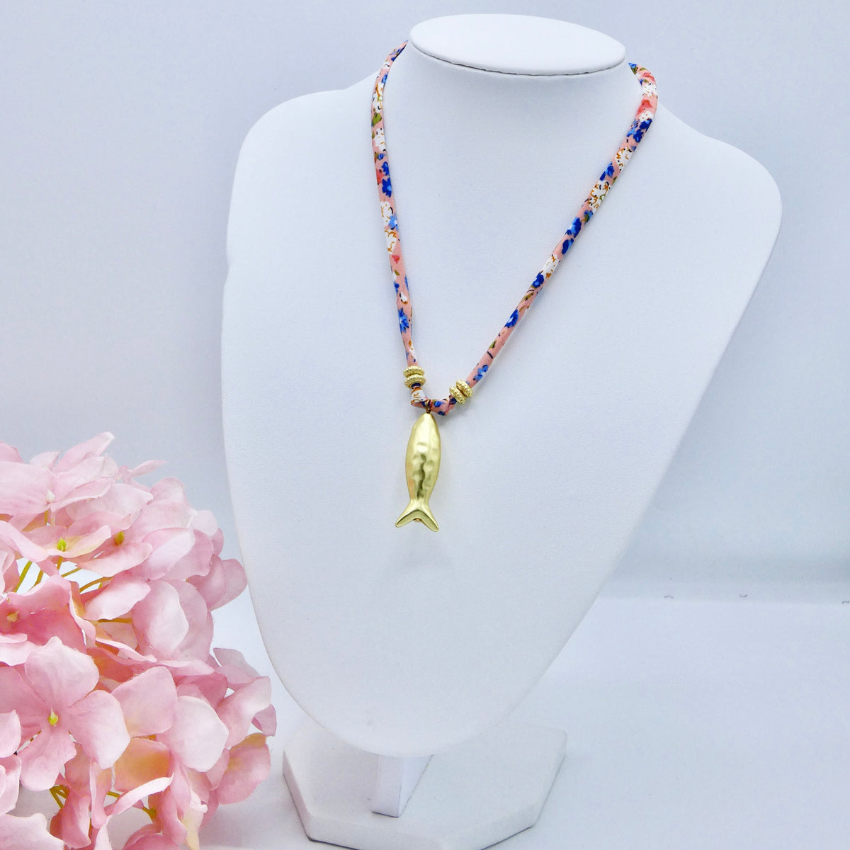 Collar Pez color