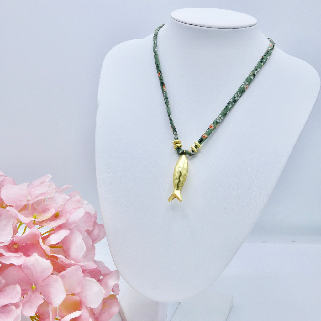 Collar Pez color